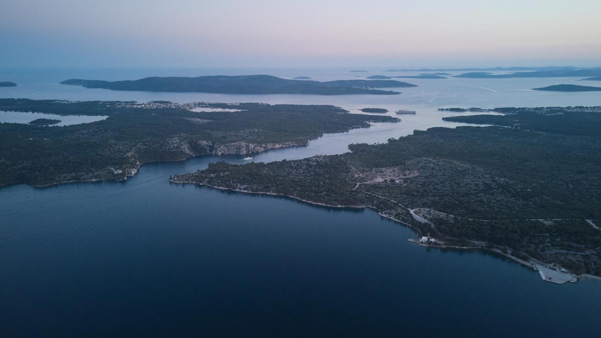 Luxurious City Retreat With Pool Sibenik Bagian luar foto