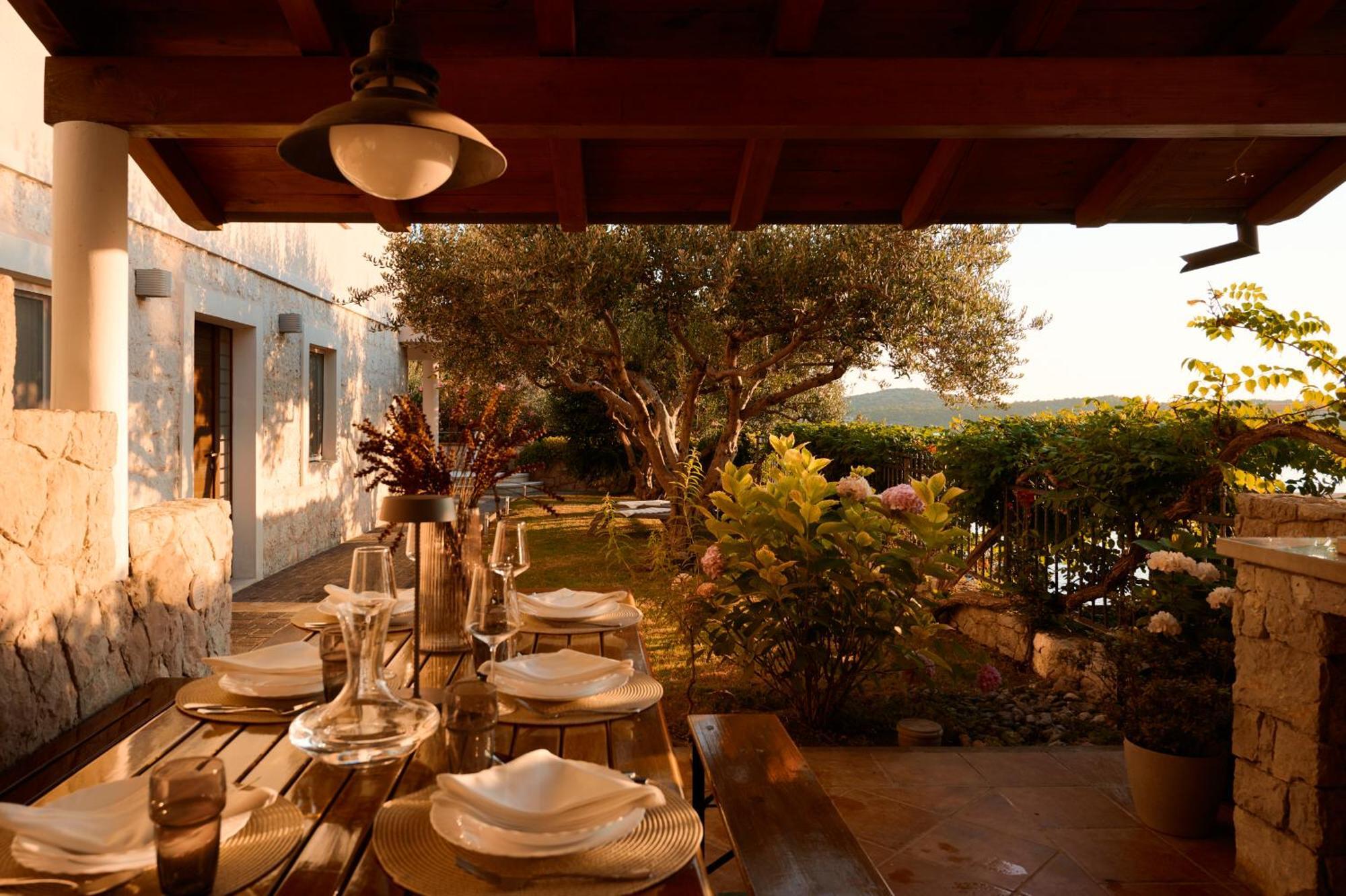 Luxurious City Retreat With Pool Sibenik Bagian luar foto