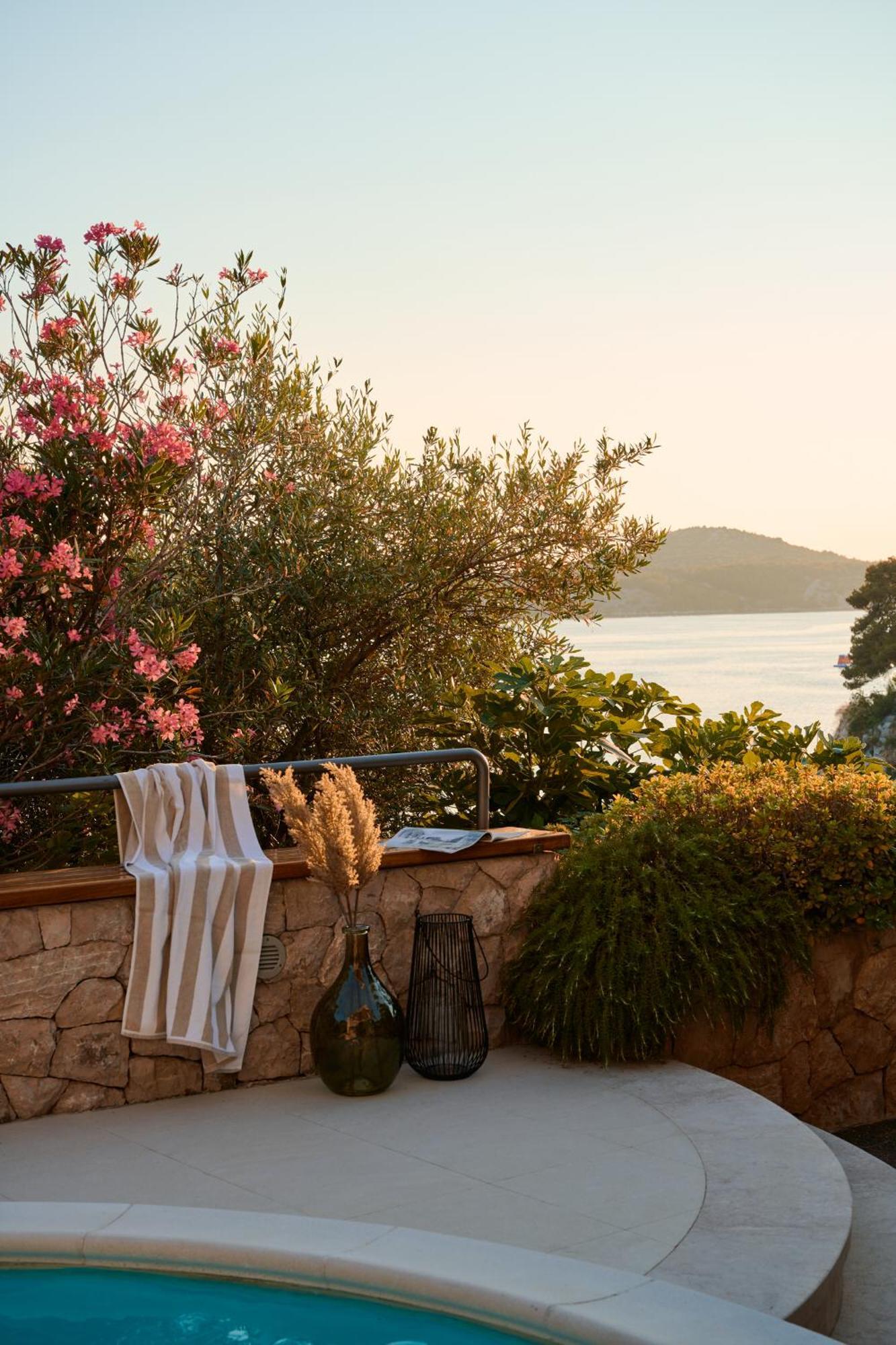 Luxurious City Retreat With Pool Sibenik Bagian luar foto