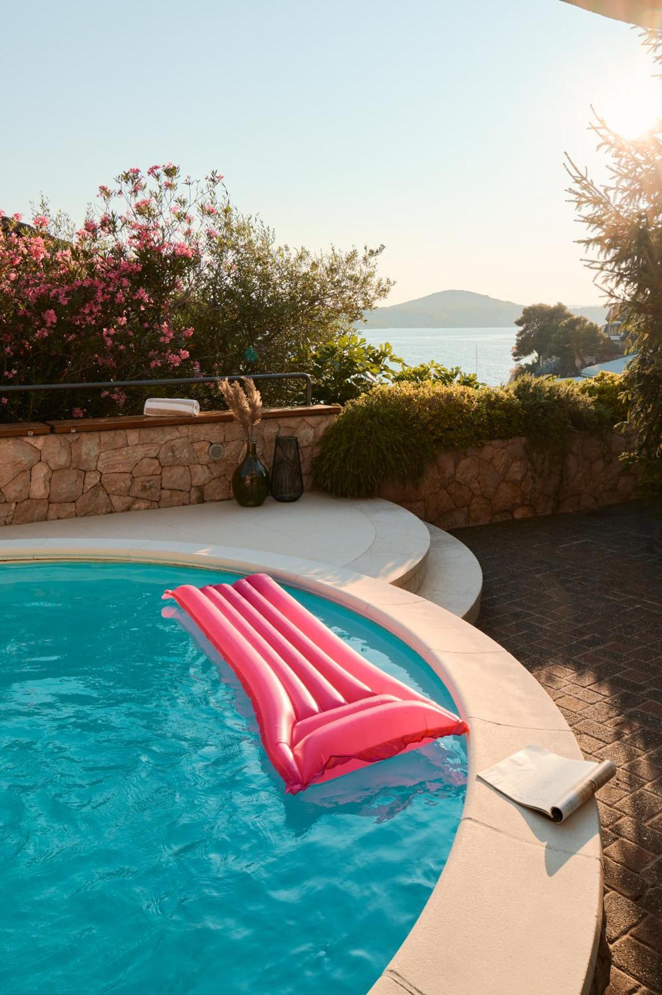 Luxurious City Retreat With Pool Sibenik Bagian luar foto