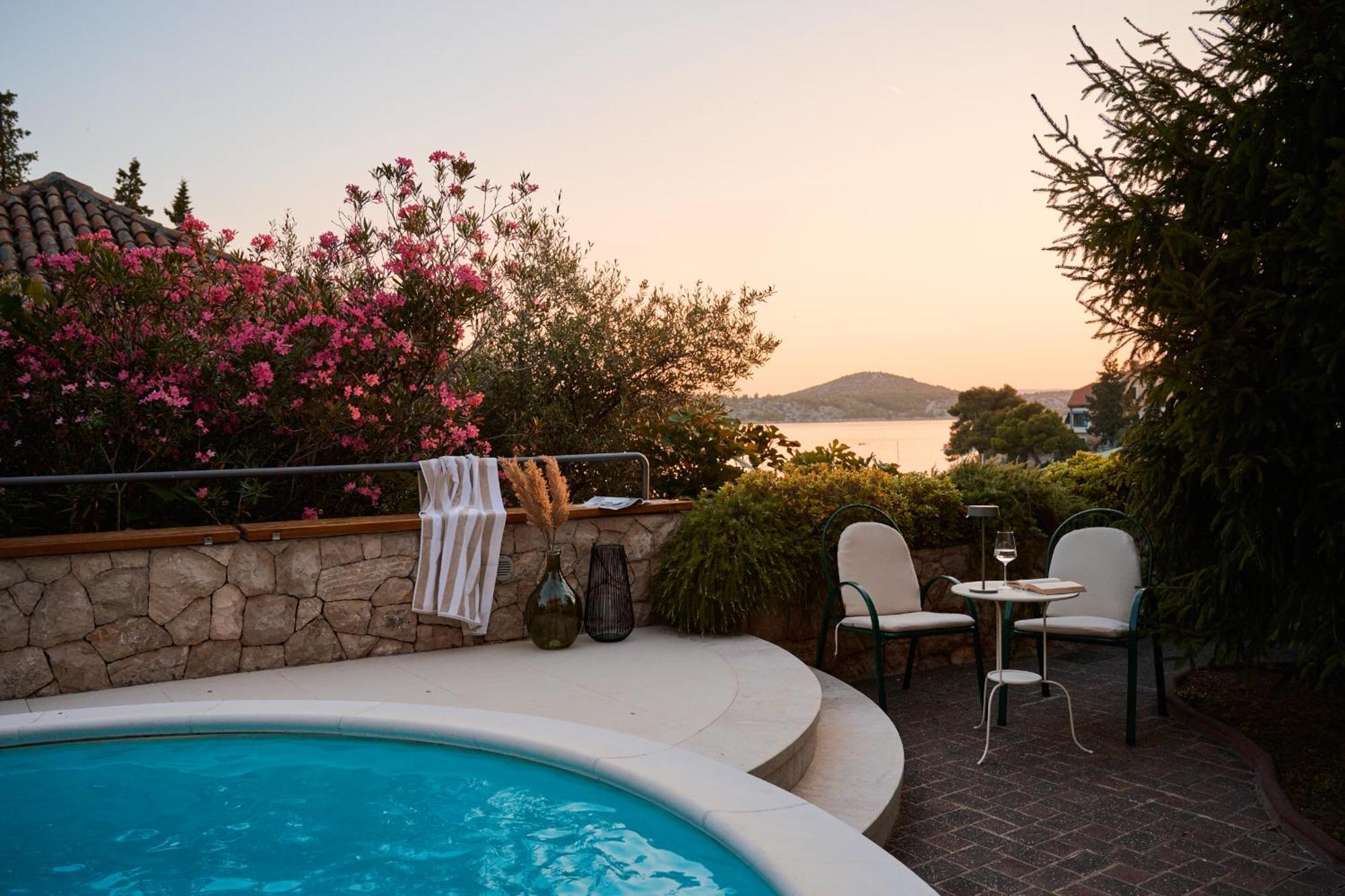 Luxurious City Retreat With Pool Sibenik Bagian luar foto