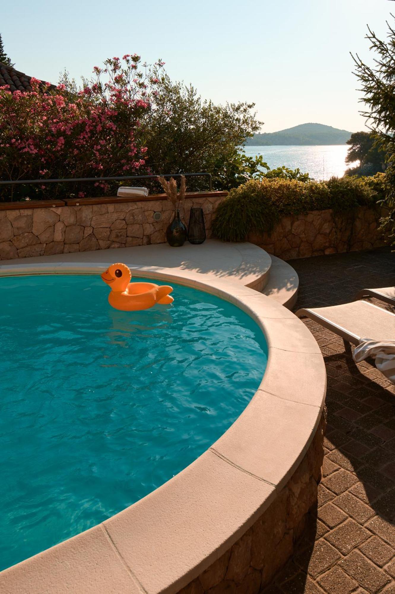 Luxurious City Retreat With Pool Sibenik Bagian luar foto
